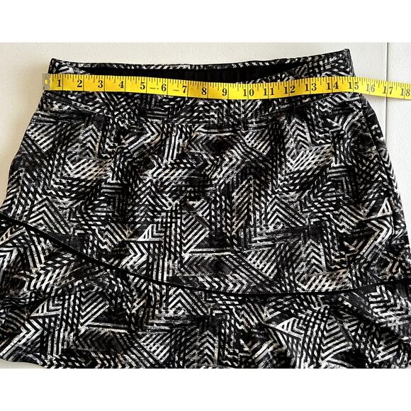Made for Life Skort Skirt Women Small Black White Geometric Ruffle Golf Tennis - Picture 4 of 8